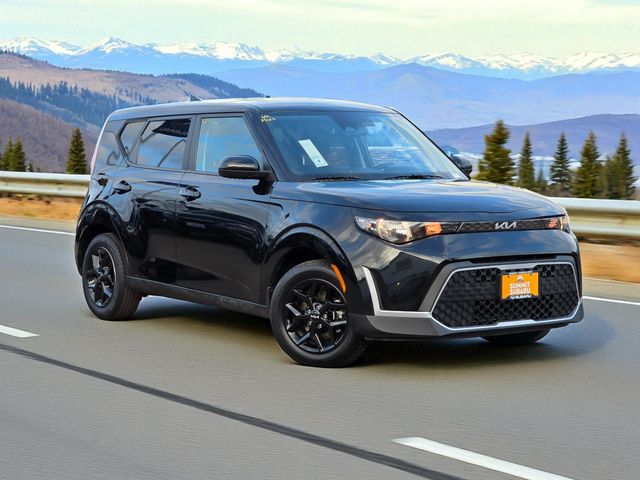 2023 Kia Soul S photo 2