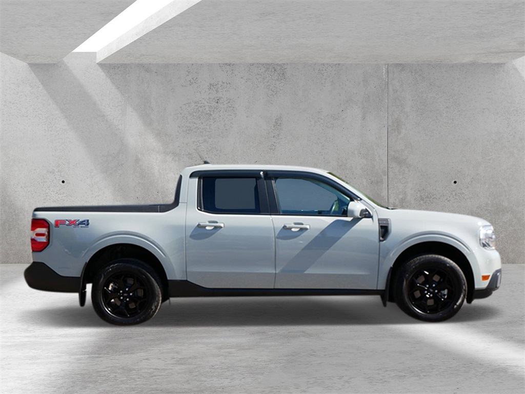 2022 Ford Maverick Lariat photo 2
