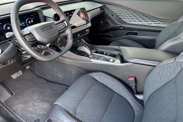 2025 Dodge Charger R/T photo 10
