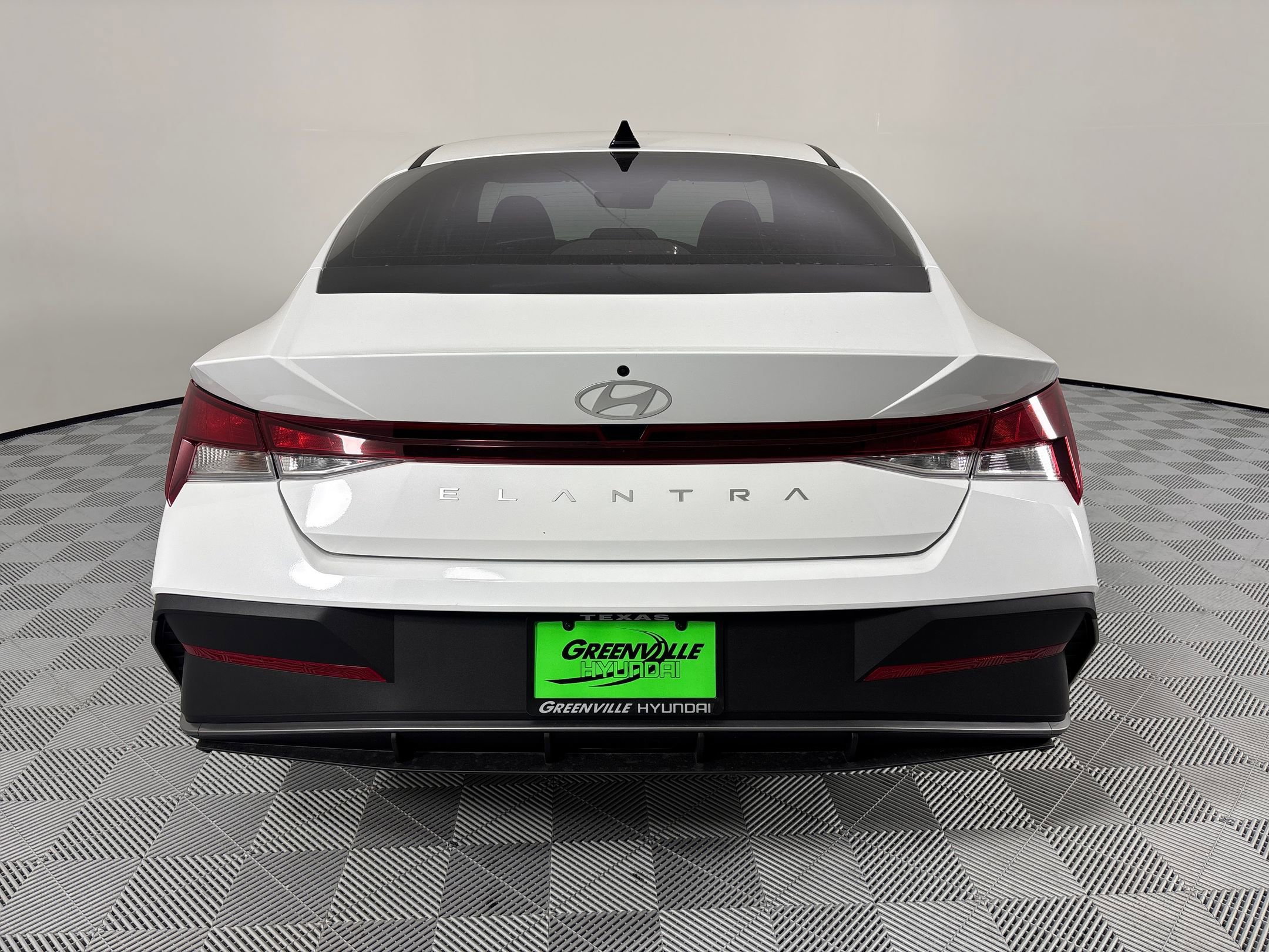 2025 Hyundai Elantra SE photo 10