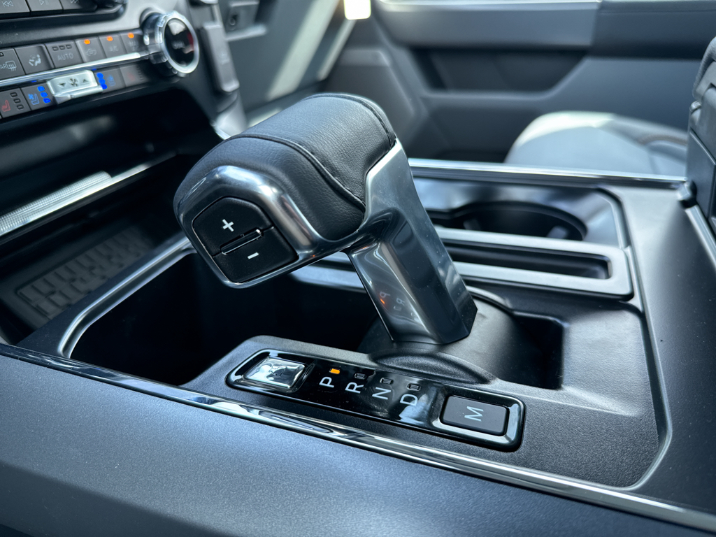 2025 Ford F-150 Lariat photo 13