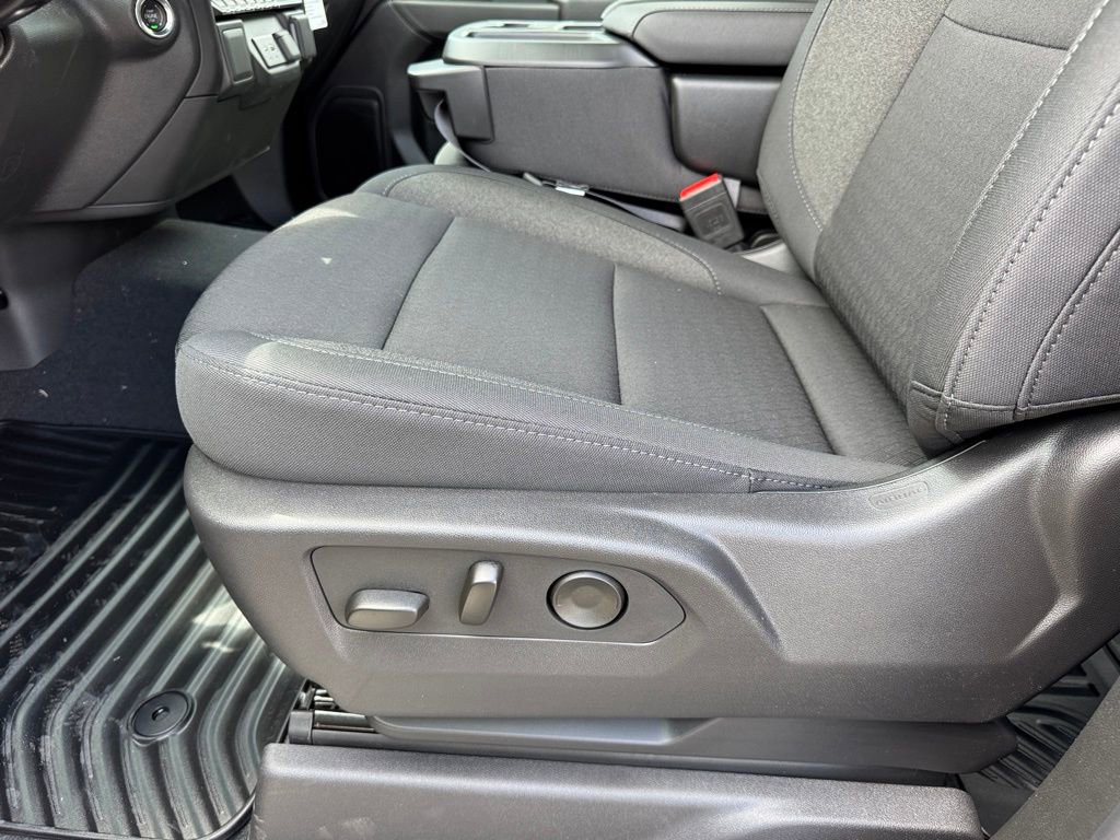 2025 Chevrolet Silverado 1500 Custom photo 22
