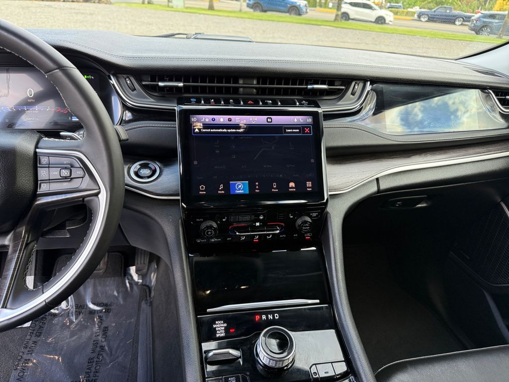 2023 Jeep Cherokee Base photo 15