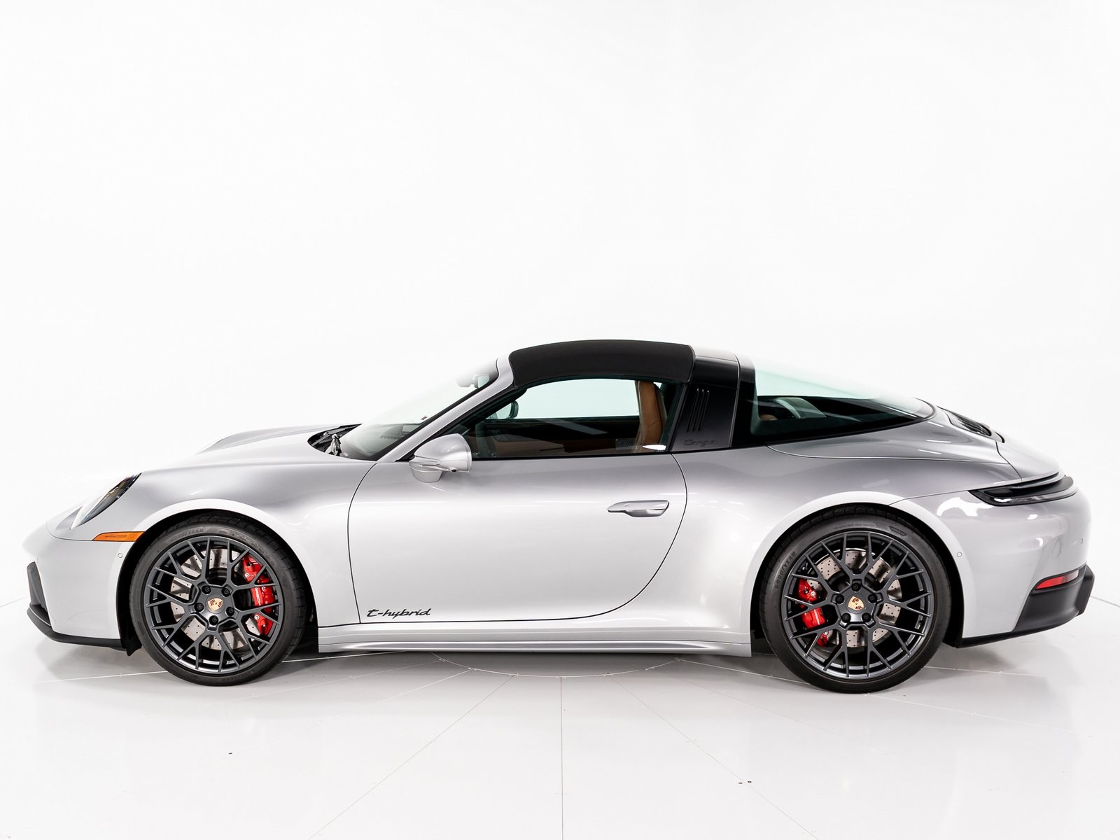 2025 Porsche 911 Targa 4 GTS photo 10