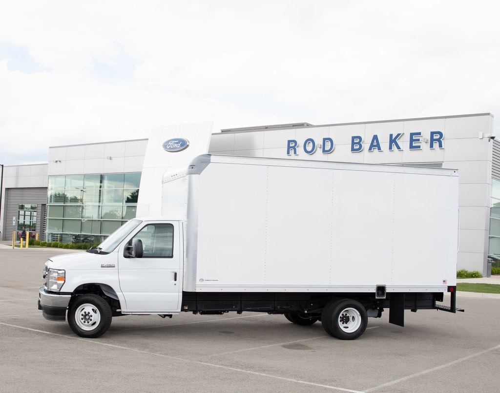 2026 Ford E-450 photo 2