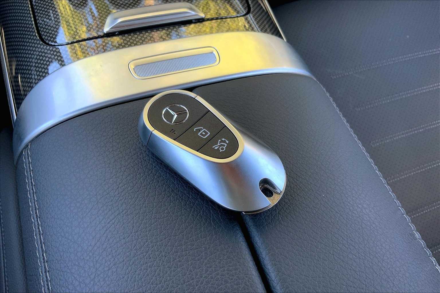 2025 Mercedes Benz C 300 4MATIC photo 14