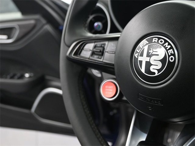 2021 Alfa Romeo Giulia Ti photo 7