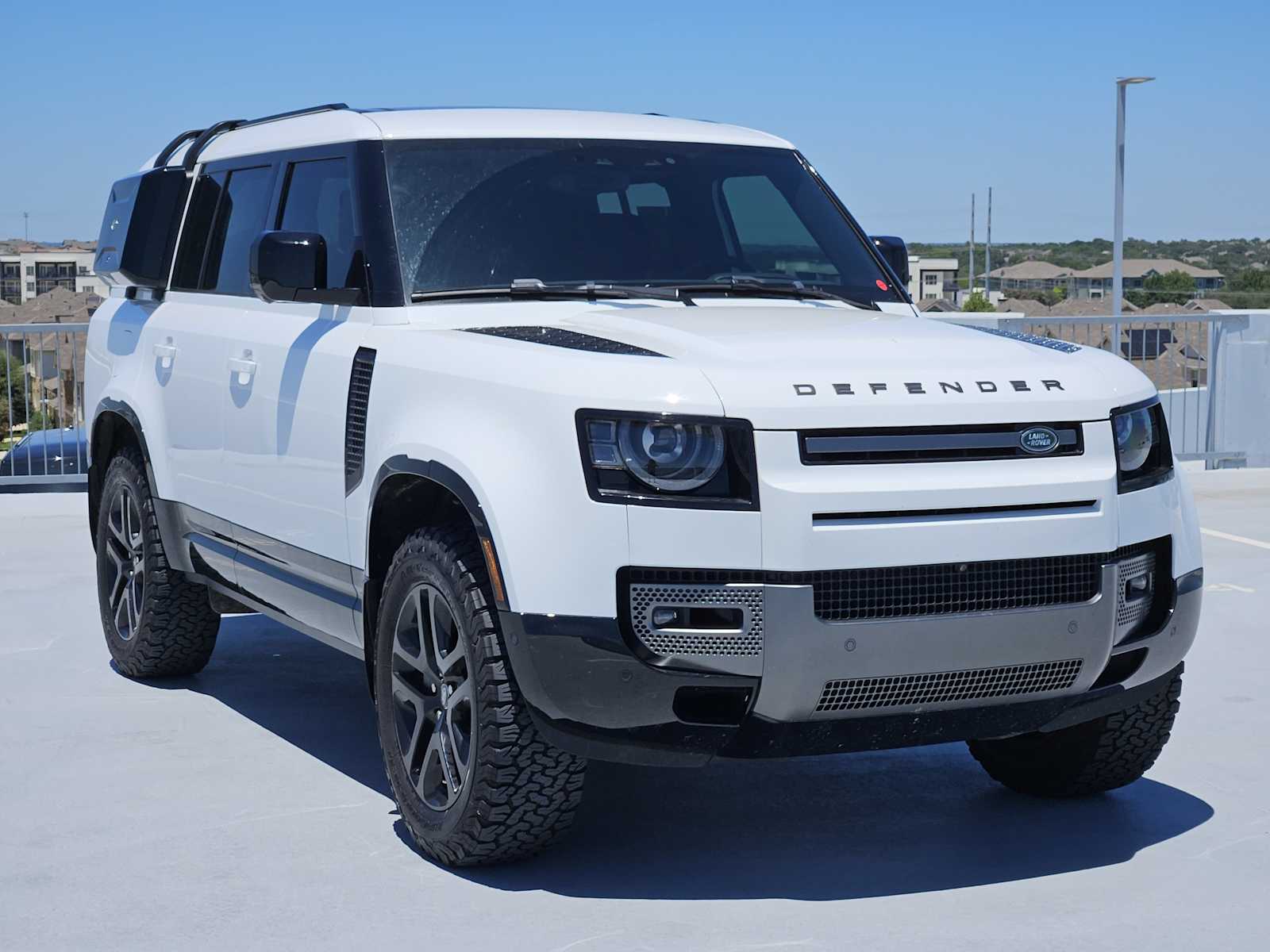2024 Land Rover Defender Outbound photo 3