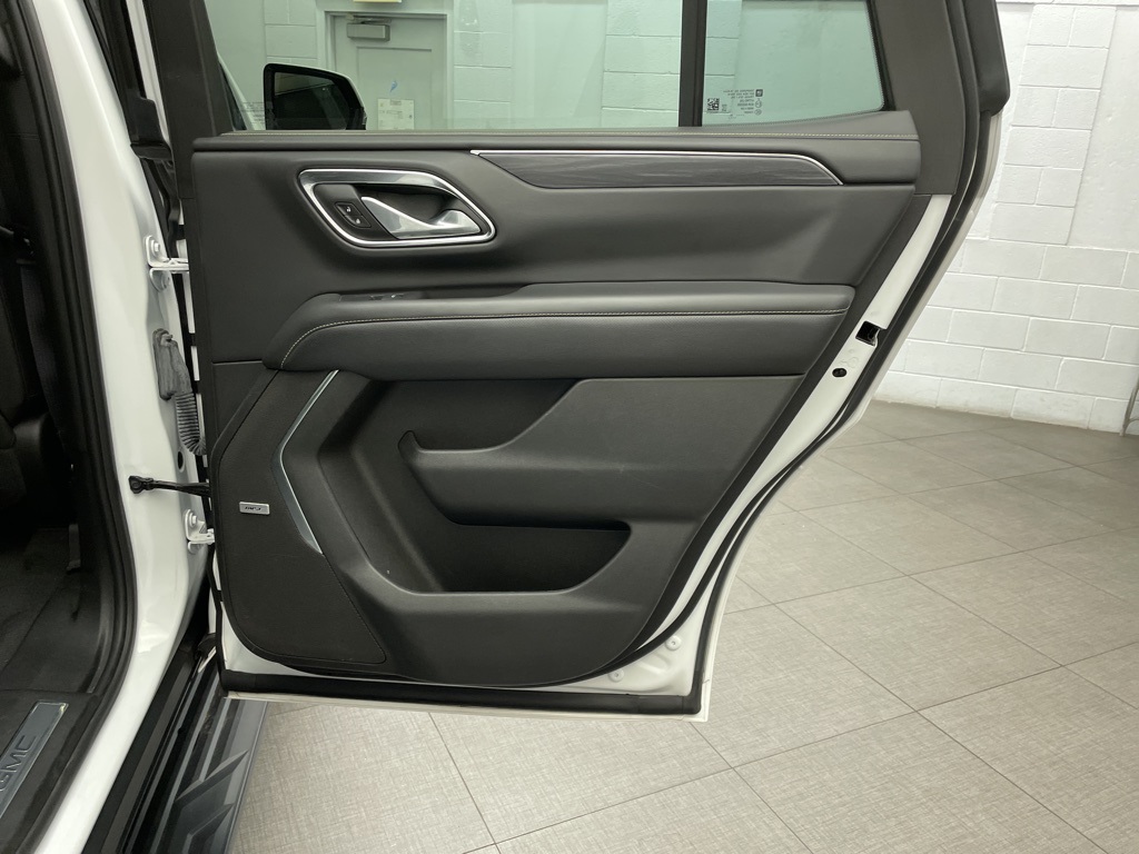 2024 Gmc Yukon SLT photo 28