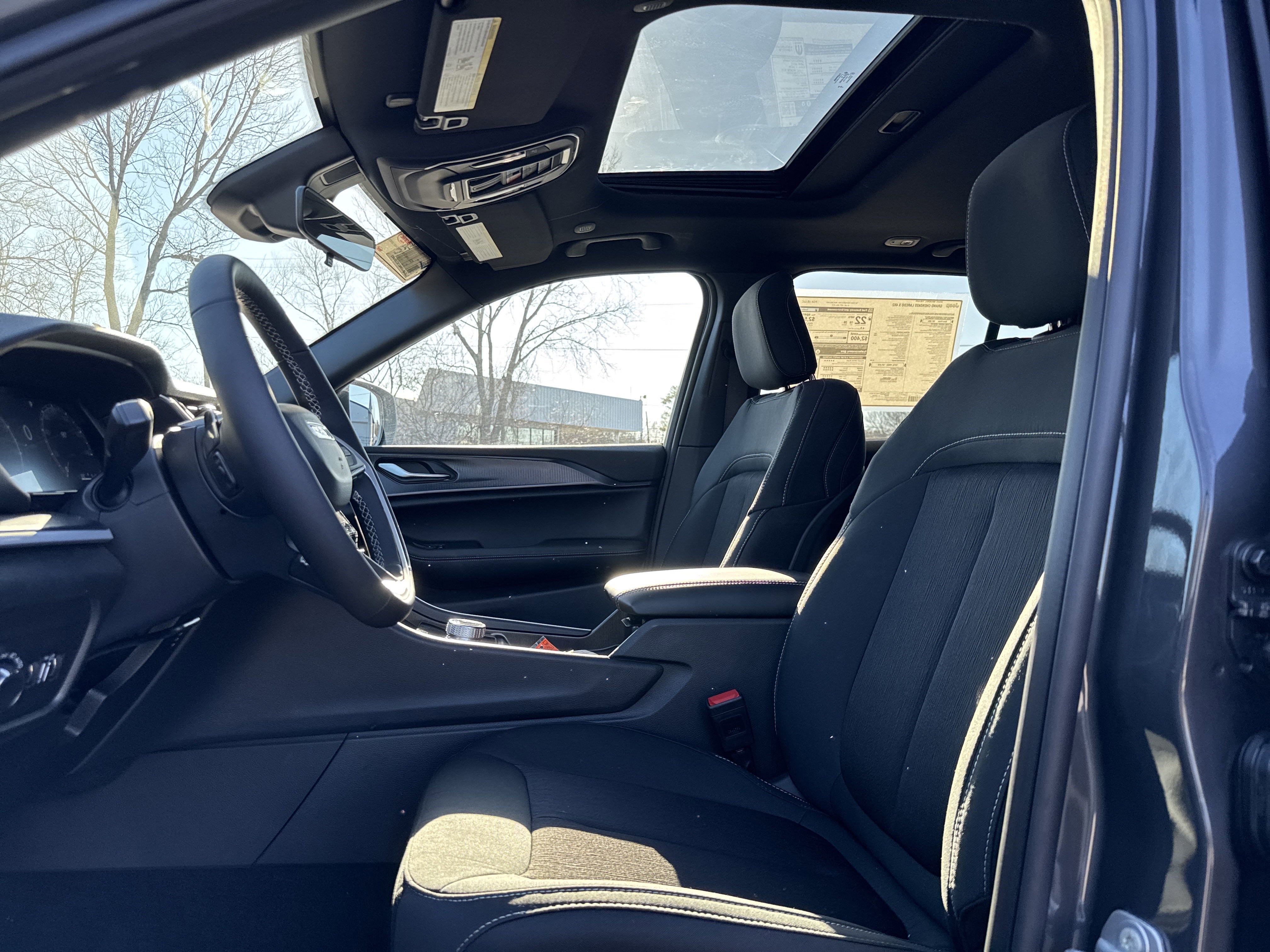 2025 Jeep Grand Cherokee Laredo X photo 7