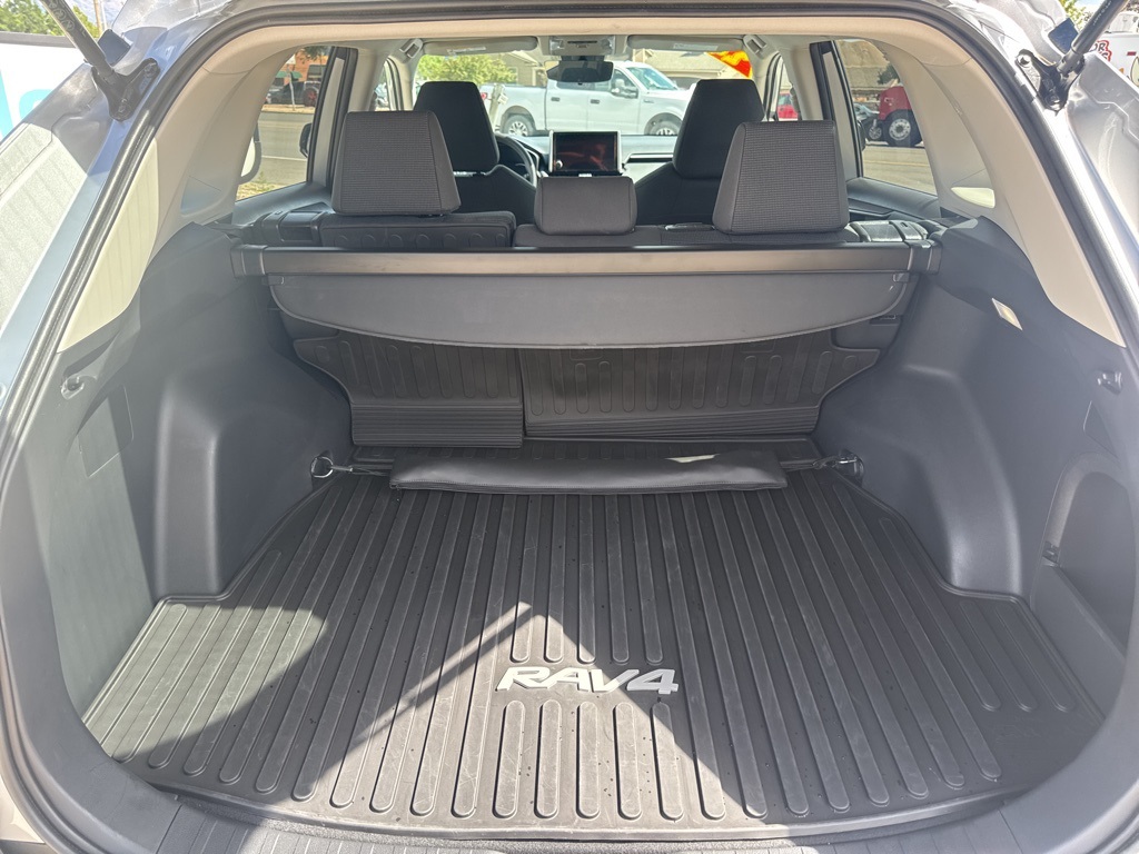2024 Toyota RAV4 Hybrid LE photo 22