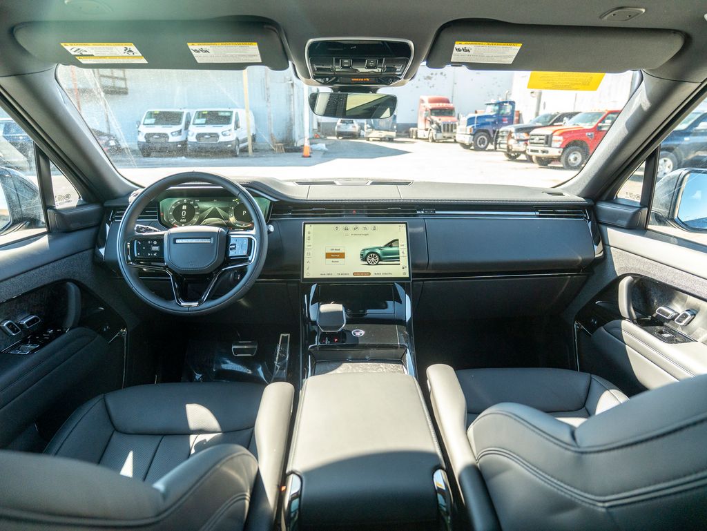 2025 Land Rover Range Rover Sport SE photo 17