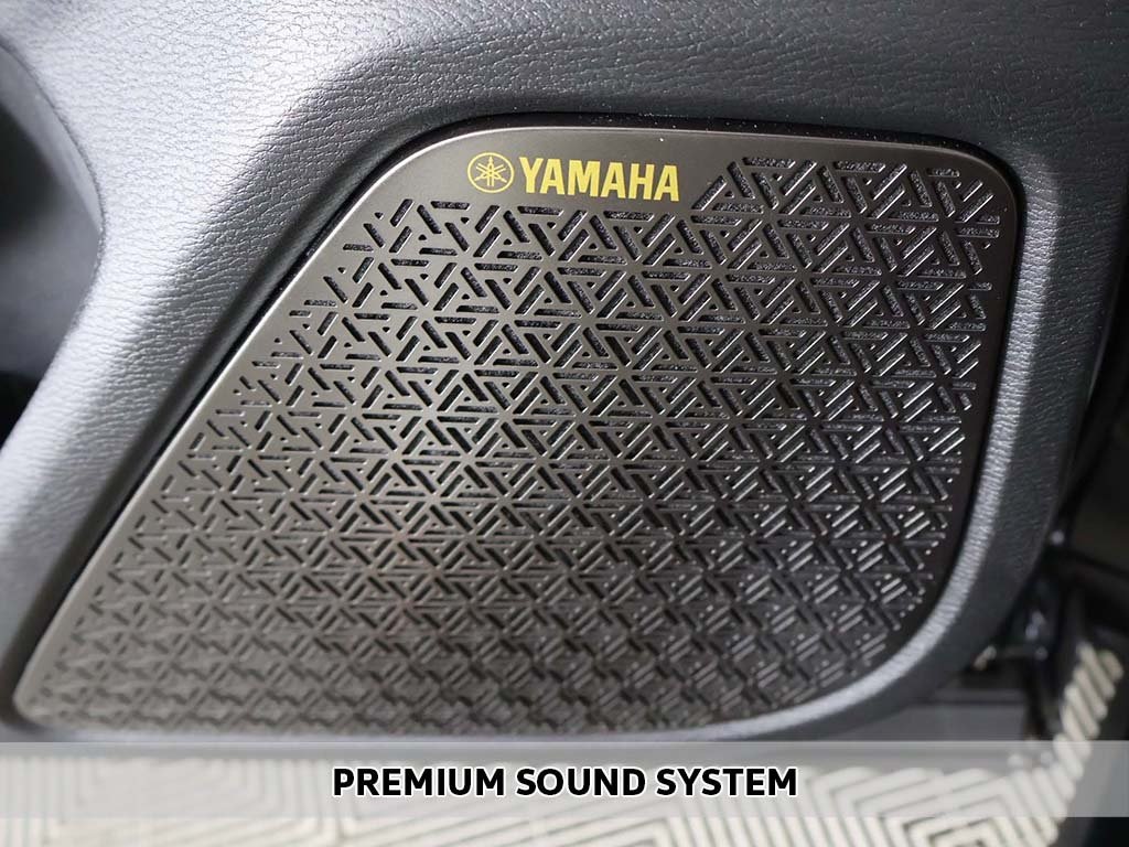 2025 Mitsubishi Outlander SE photo 4