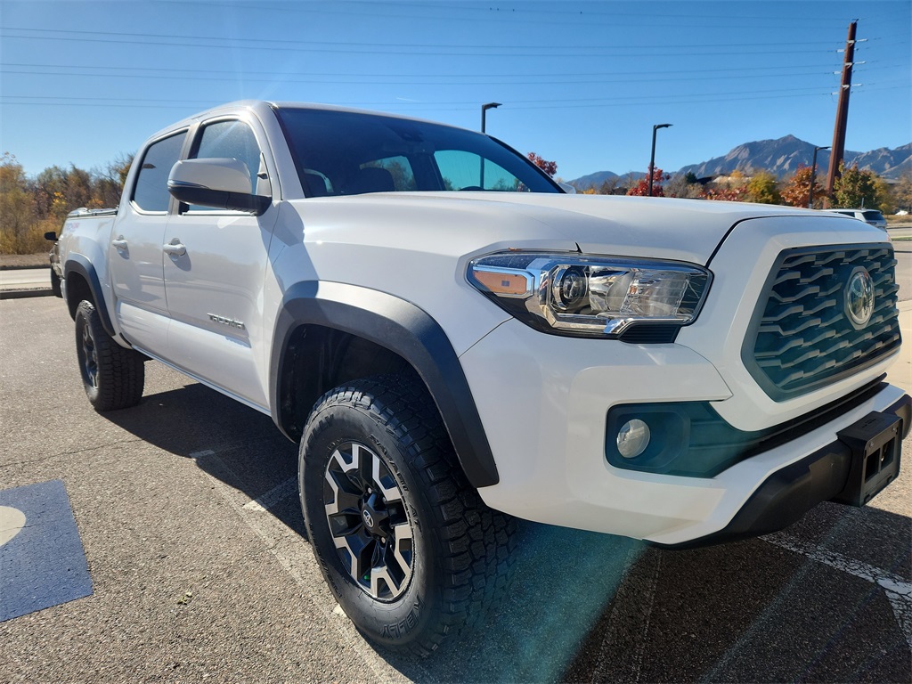 2020 Toyota Tacoma TRD Off-Road photo 2