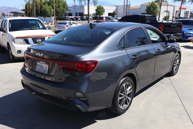 2023 Kia Forte LXS photo 3