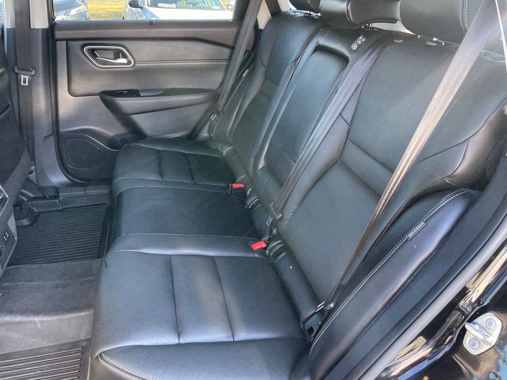 2023 Nissan Rogue SL photo 4