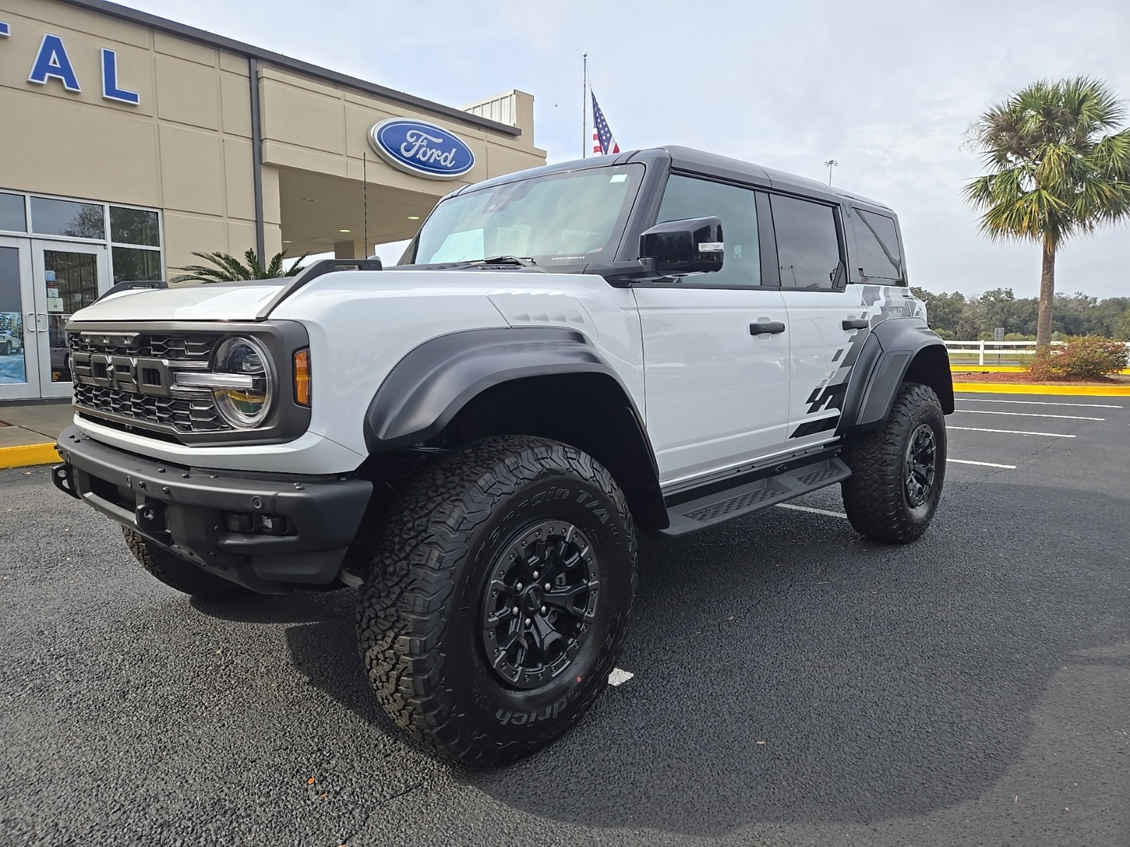 New 2024 Oxford White Ford Raptor® image 1