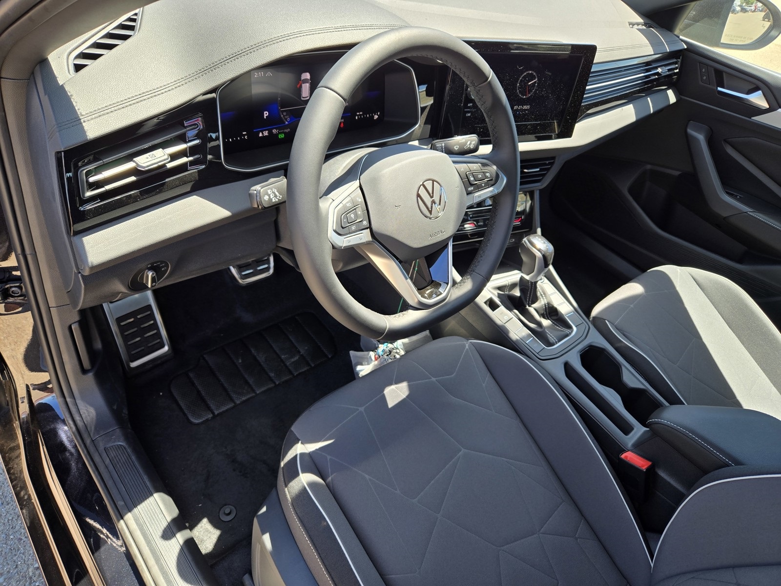 2025 Volkswagen Jetta 1.5T Sport photo 11