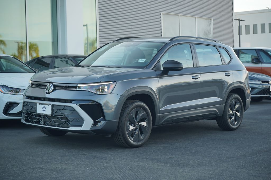 2025 Volkswagen Taos S's photo