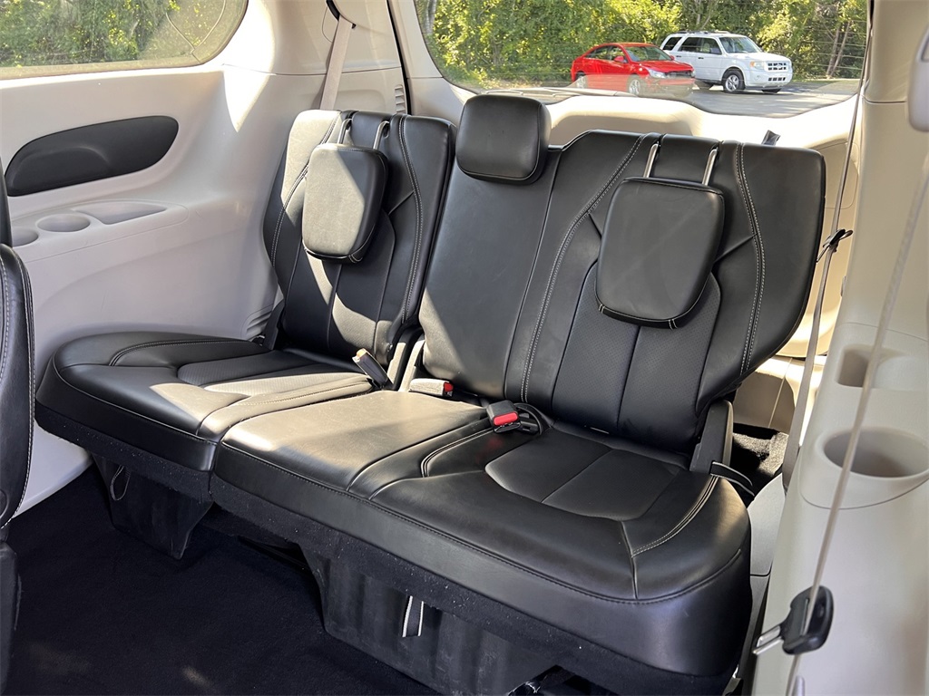 2024 Chrysler Pacifica Touring L photo 13