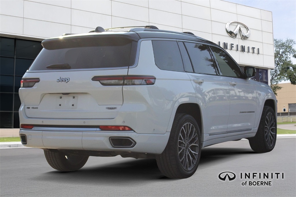 2023 Jeep Grand Cherokee L Summit Reserve photo 4