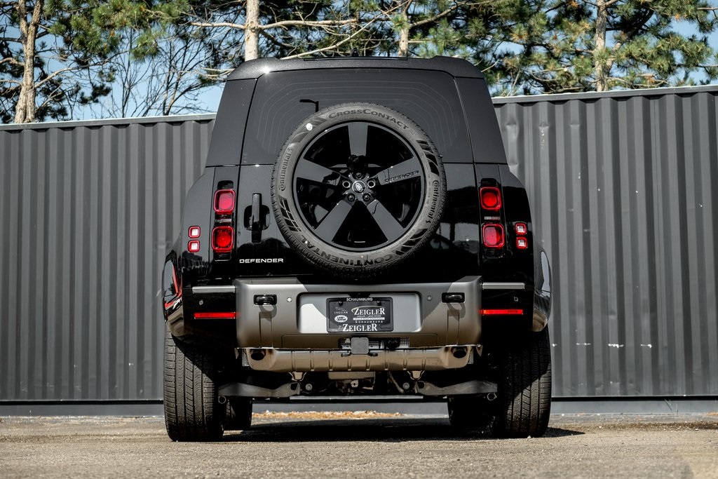 2025 Land Rover Defender 90 X-Dynamic SE photo 7