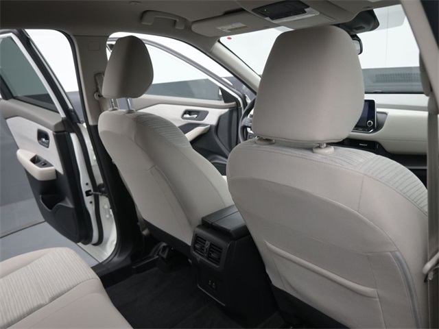 2023 Nissan Rogue SV photo 22