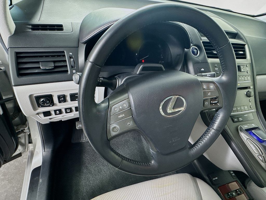 2010 Lexus HS 250h photo 11