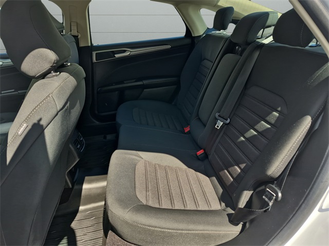 2020 Ford Fusion SE photo 25