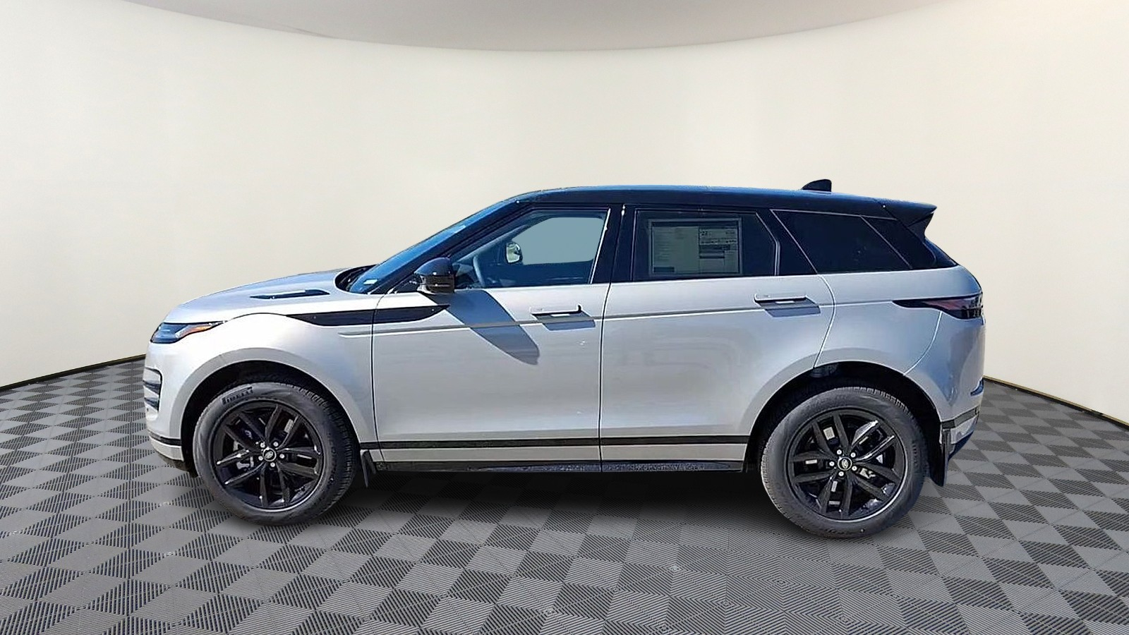 2025 Land Rover Range Rover Evoque Dynamic SE photo 4