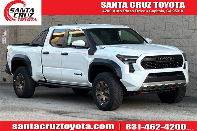 2025 Toyota Tacoma Trailhunter's photo