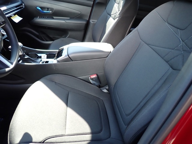 2025 Hyundai Tucson SE photo 10