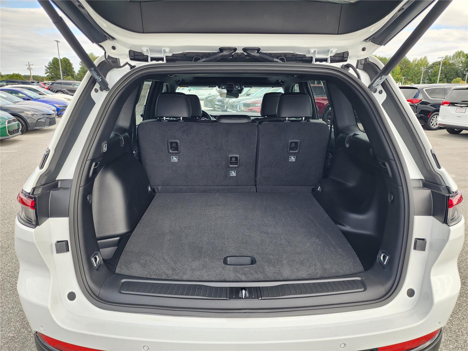 2025 Jeep Grand Cherokee Altitude X photo 3