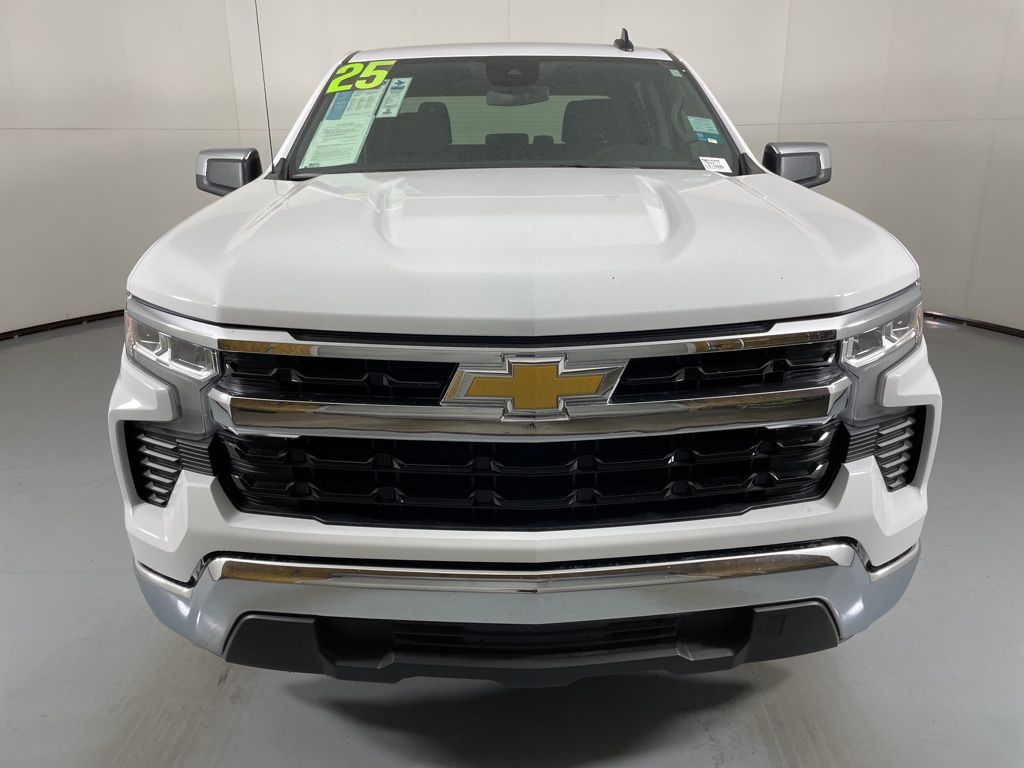 2025 Chevrolet Silverado 1500 LT photo 3