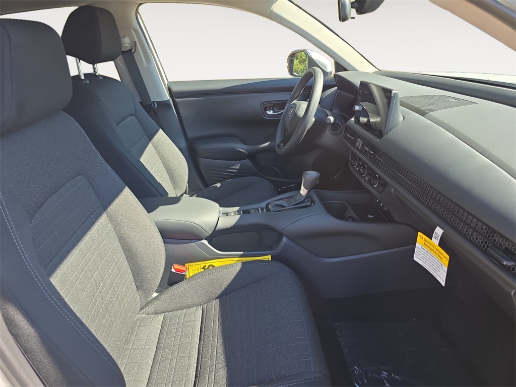 2026 Honda HR-V LX photo 14