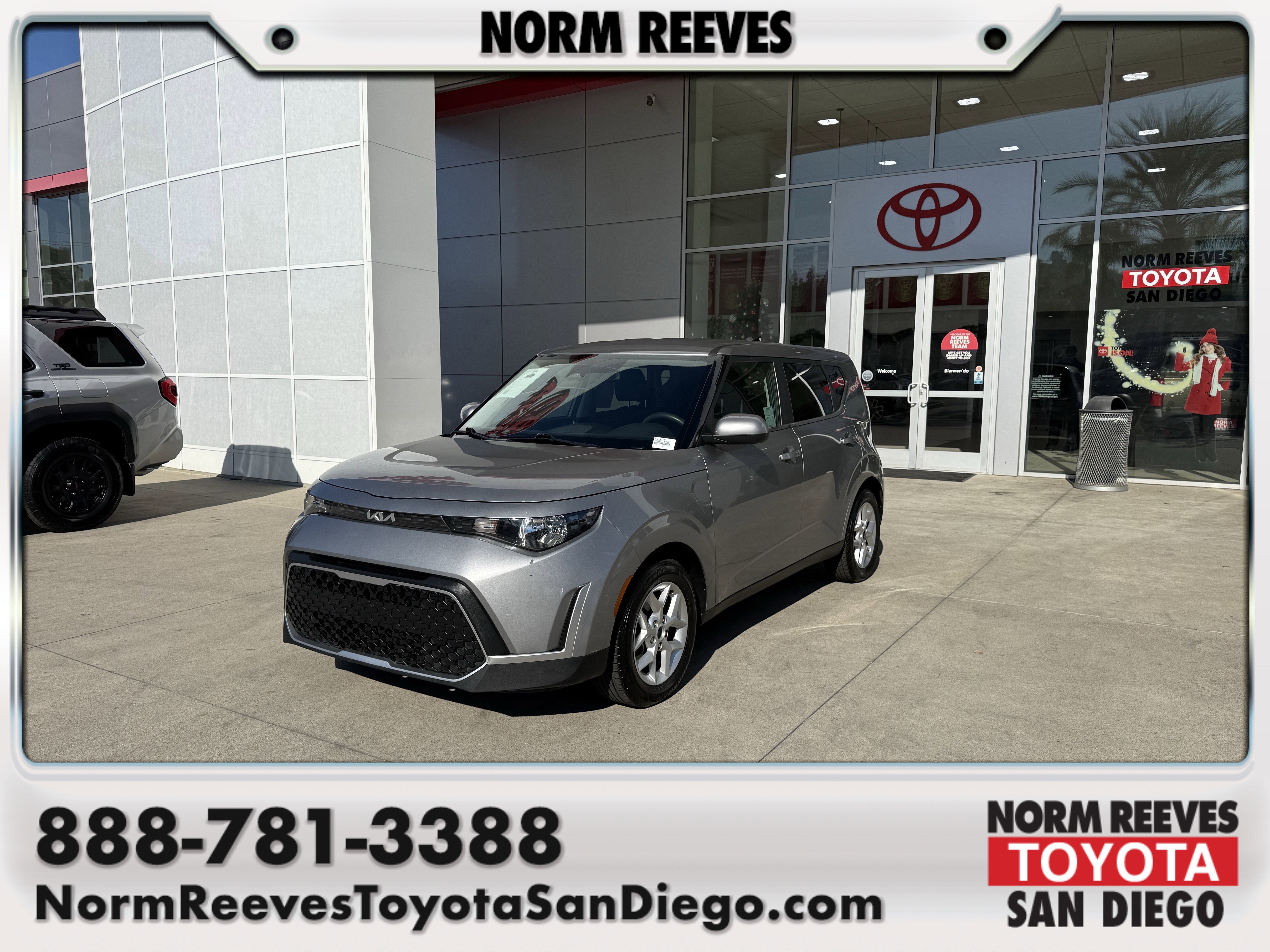 2023 Kia Soul LX's photo