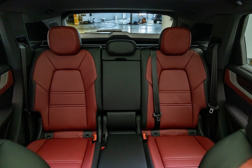 2024 Porsche Cayenne S photo 20