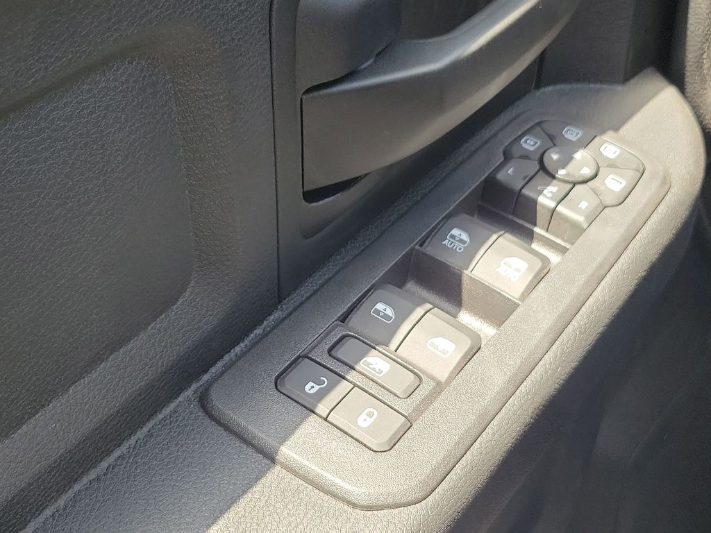 2025 Ram 3500 Tradesman photo 26