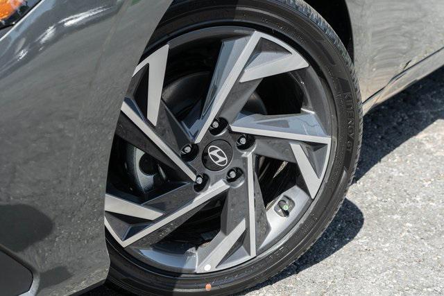 2025 Hyundai Elantra Hybrid SEL Sport photo 2