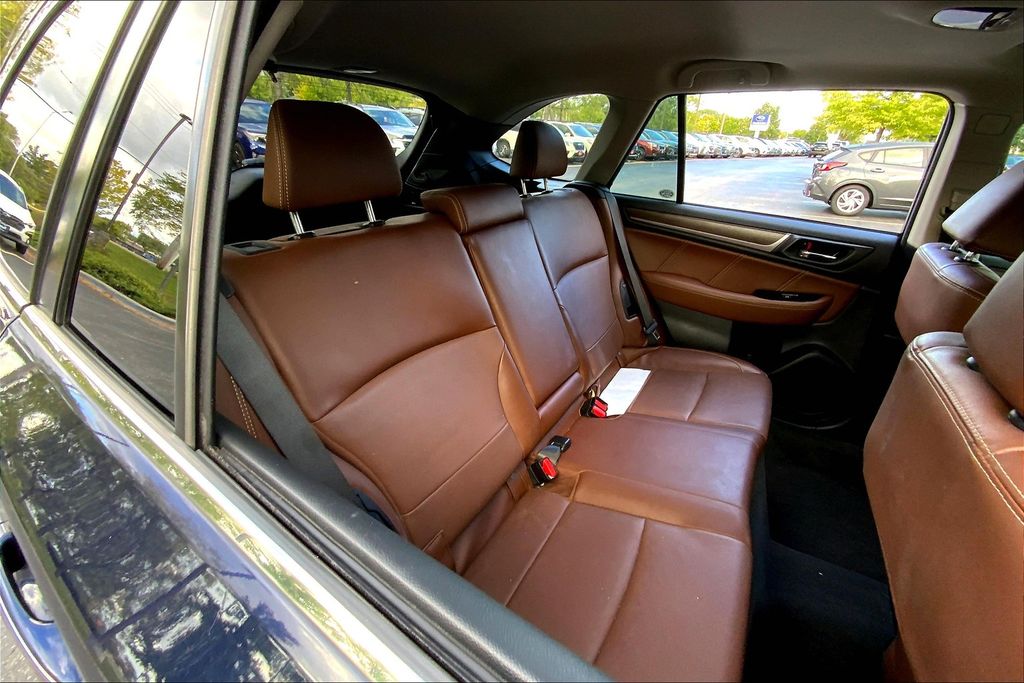 2018 Subaru Outback 2.5i Touring photo 25