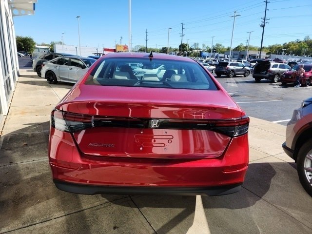 2025 Honda Accord SE photo 4