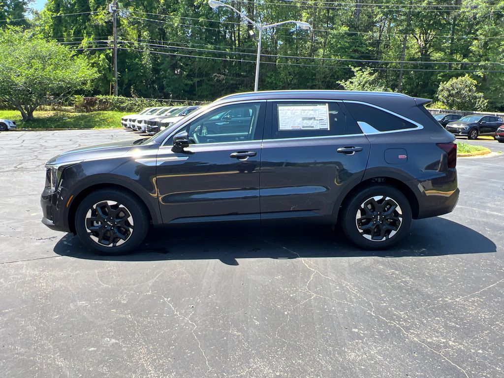 2025 Kia Sorento S photo 6