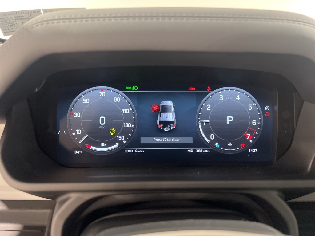 2025 Land Rover Defender 110 S photo 15