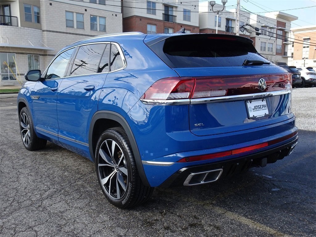 2025 Volkswagen Atlas Cross Sport SEL Premium R-Line photo 4