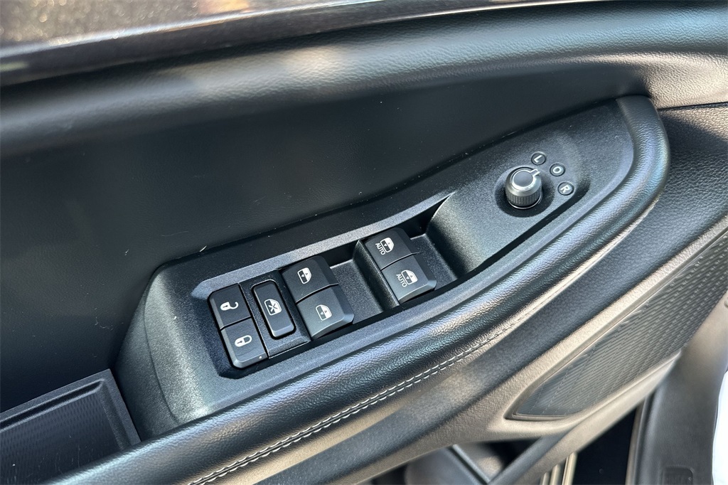 2023 Jeep Grand Cherokee Laredo photo 12