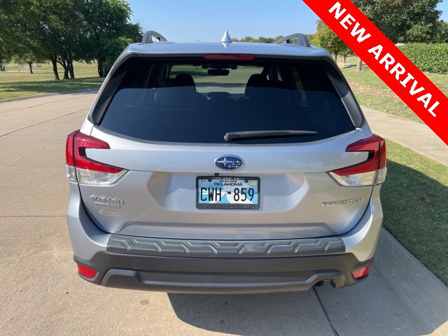 2020 Subaru Forester Premium photo 4