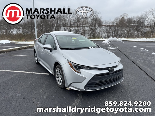 2024 Toyota Corolla LE's photo
