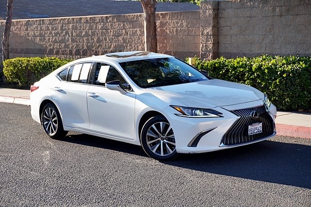 2019 Lexus ES 350 photo 2