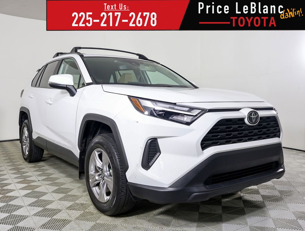 2022 Toyota RAV4 XLE's photo