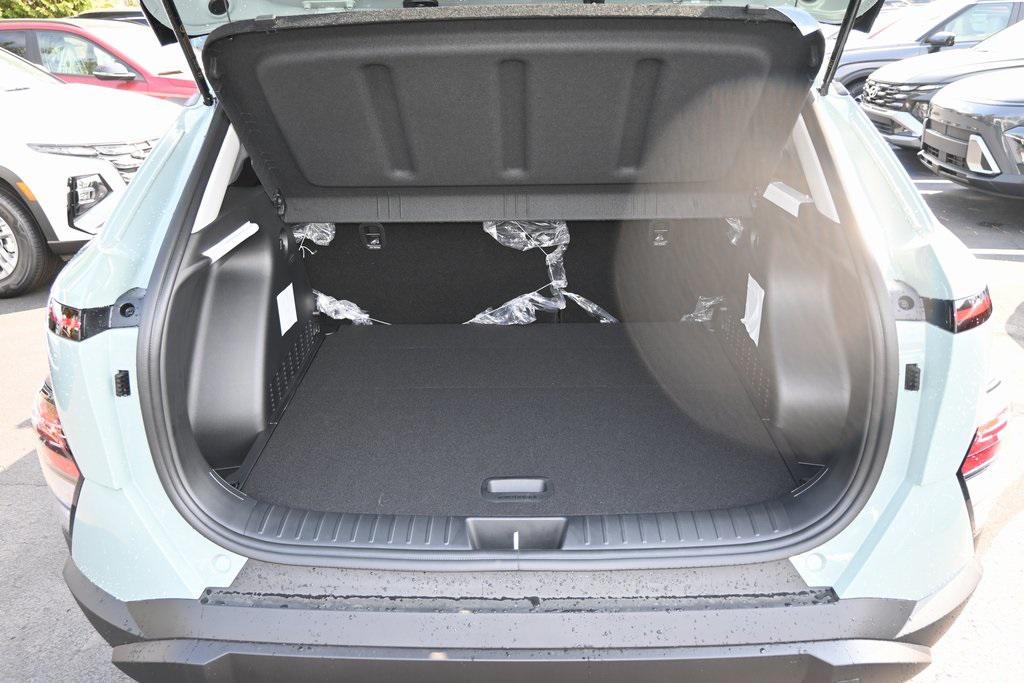 2026 Hyundai Kona SEL photo 6